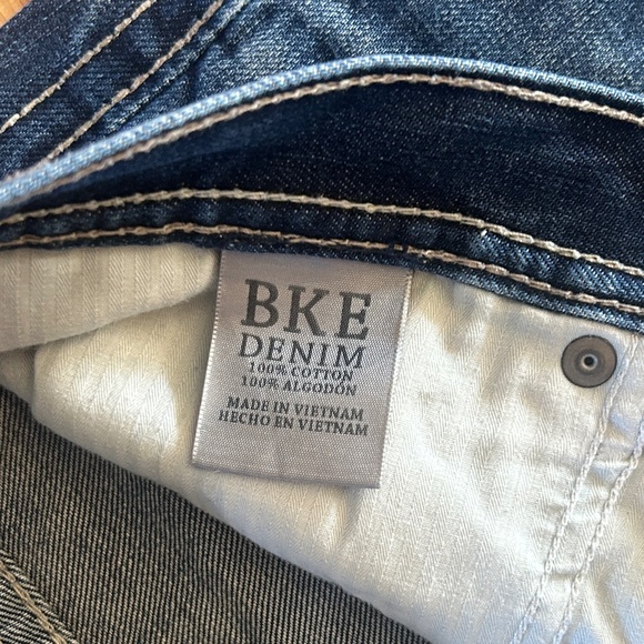 Men's BKE Buckle Tyler Straight Distressed 31 R Jeans - Picture 4 of 7